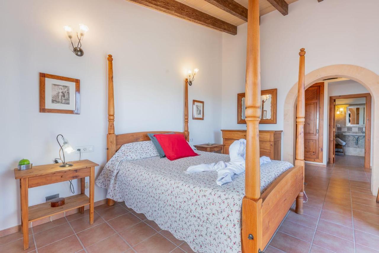 Son Huguet Villa